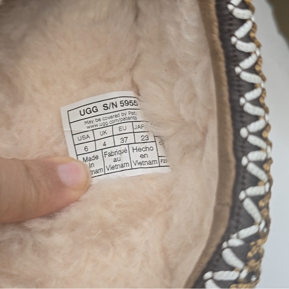 REPOSH: I got these from another seller and they do not fit me. - Picture 5 of 6